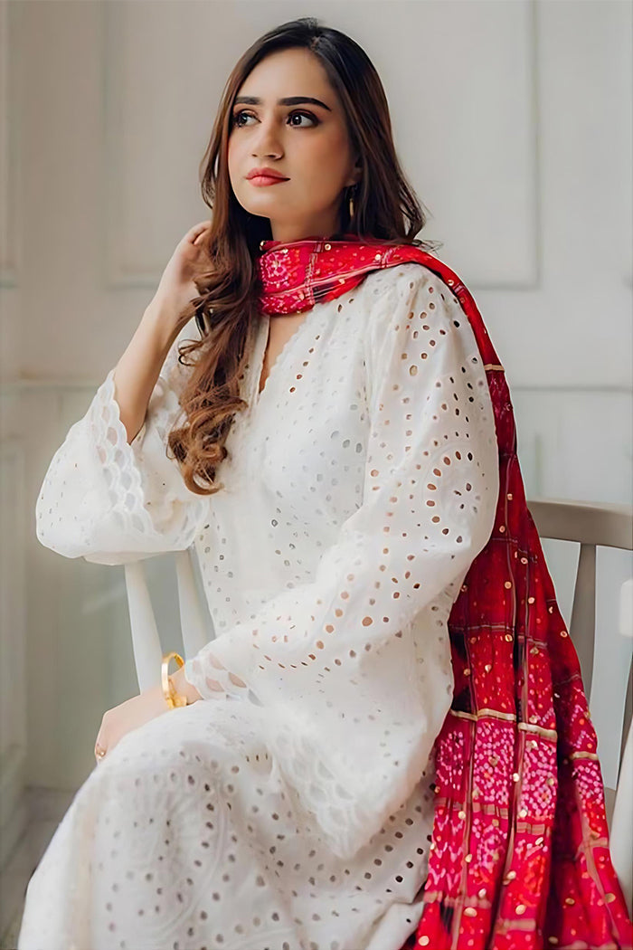 Maria B Chickenkari Lawn Embroidered Three Piece Collection Unstich White
