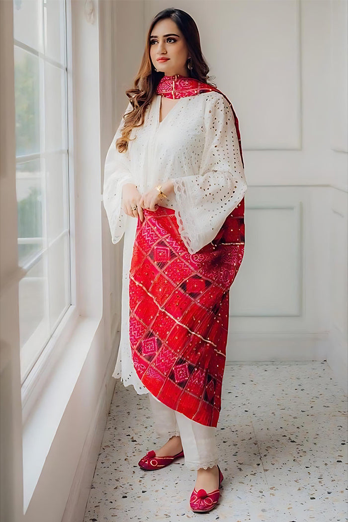 Maria B Chickenkari Lawn Embroidered Three Piece Collection Unstich White