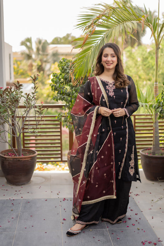 OMAL KOMAL Lawn Embroidered A513