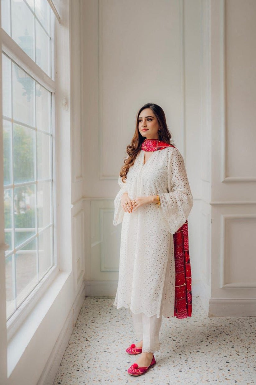 Maria B Chickenkari Lawn Embroidered Three Piece Collection Unstich White